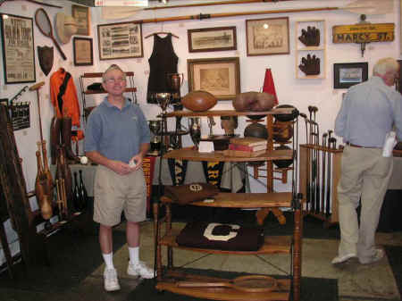 Doug_McElwain_in_booth.JPG (72778 bytes)