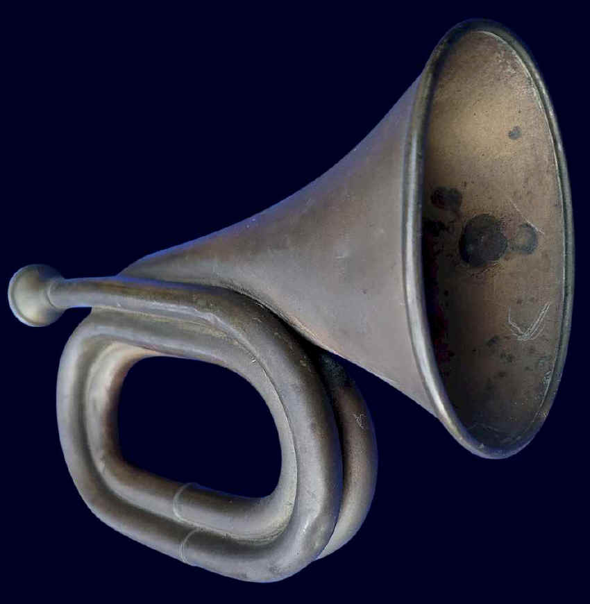 c1880 cycling bugle side view - copy.jpg (55600 bytes)