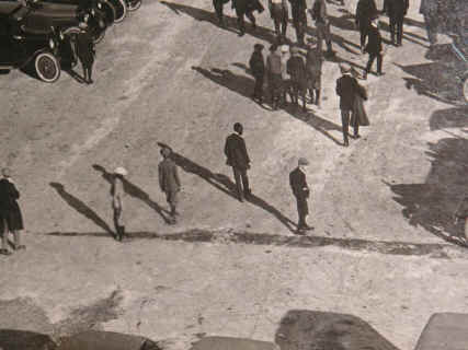 3PanoClose_1200x900.jpg (206032 bytes)