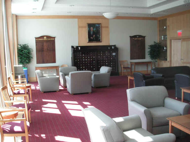 5Case Distant Left.jpg (163265 bytes)