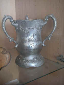 PICT1410_900x1200.jpg (115925 bytes)