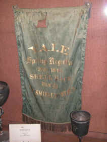 PICT1801_900x1200.jpg (198737 bytes)