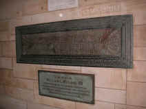 PICT1812_1200x900.jpg (200908 bytes)