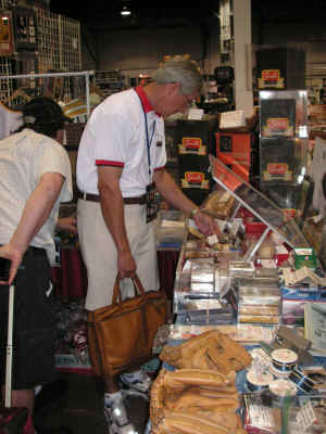 PICT2235_900x1200.jpg (188954 bytes)