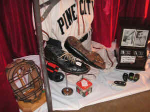 PICT2395_1200x900.jpg (204562 bytes)