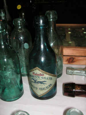 PICT4482_900x1200.jpg (153783 bytes)