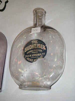 PICT4601_900x1200.jpg (123186 bytes)