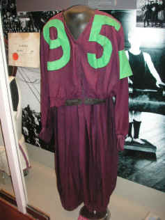 PICT9949_900x1200.jpg (158236 bytes)