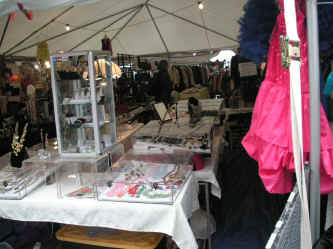 PICT0779_1200x900.jpg (200607 bytes)