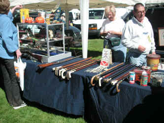 PICT0989_1200x900.jpg (220519 bytes)