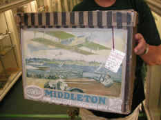 hatbox2.jpg (205127 bytes)